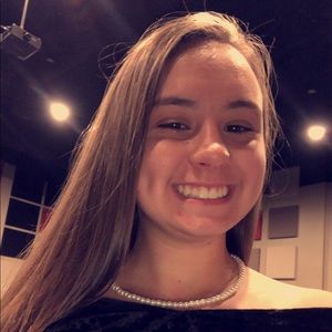 Meet your Posher, Abigail